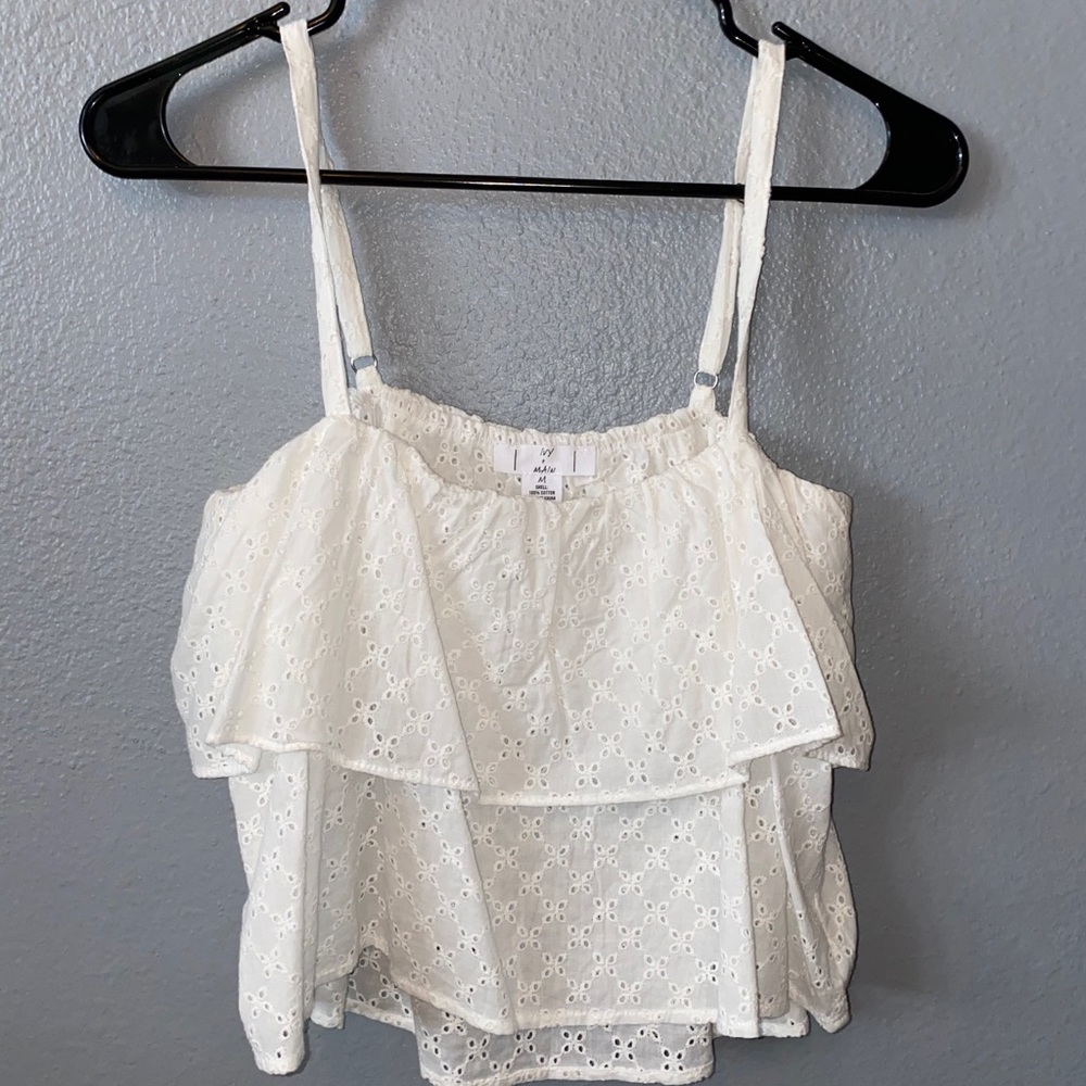 Ivy+ Main super cute white tank !💕
